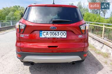 Позашляховик / Кросовер Ford Escape 2017 в 
