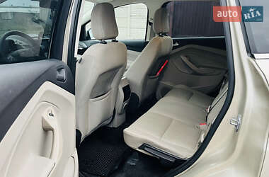 Внедорожник / Кроссовер Ford Escape 2018 в 