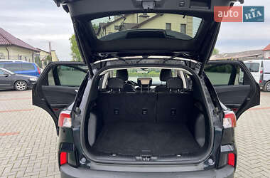 Внедорожник / Кроссовер Ford Escape 2021 в 