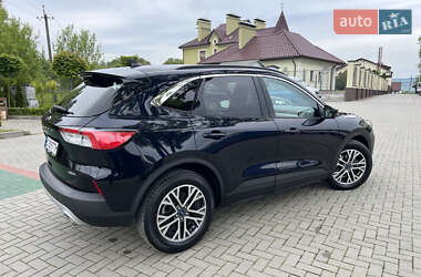 Внедорожник / Кроссовер Ford Escape 2021 в 