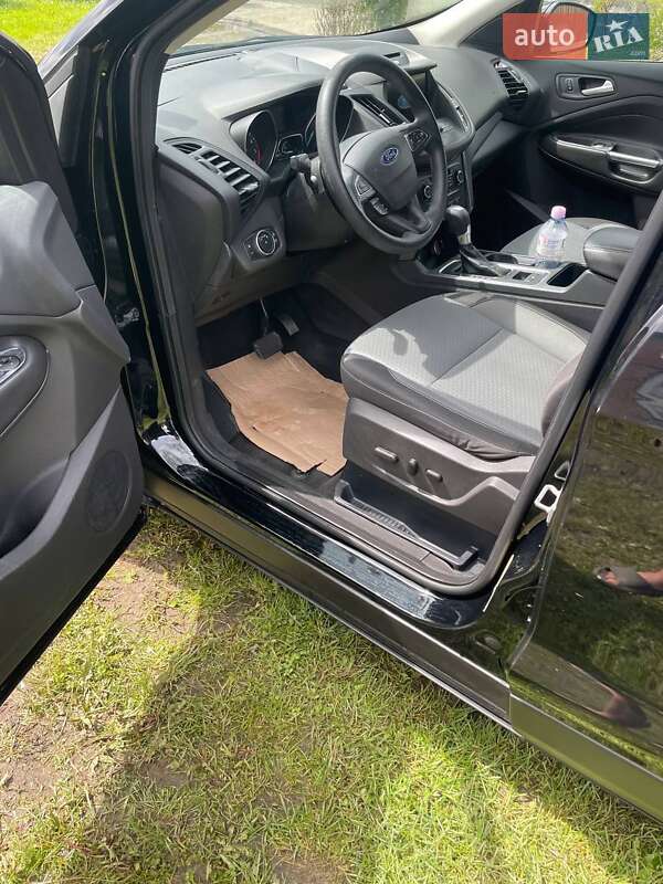 Внедорожник / Кроссовер Ford Escape 2017 в Коломые