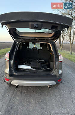 Позашляховик / Кросовер Ford Escape 2014 в 