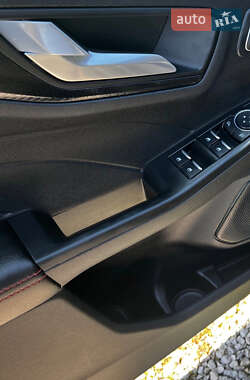 Внедорожник / Кроссовер Ford Escape 2022 в 