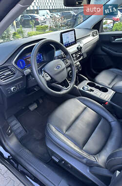 Внедорожник / Кроссовер Ford Escape 2022 в 