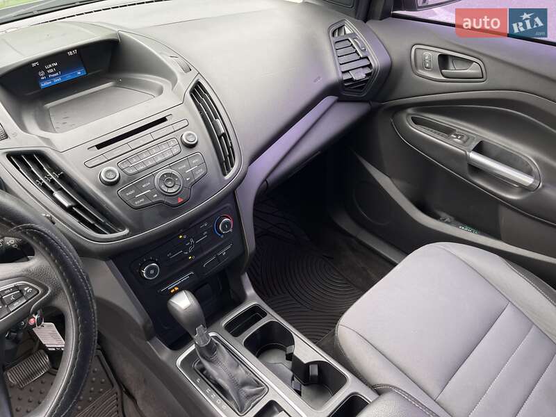 Внедорожник / Кроссовер Ford Escape 2018 в Киеве