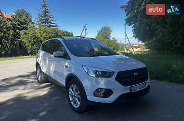 Внедорожник / Кроссовер Ford Escape 2017 в 