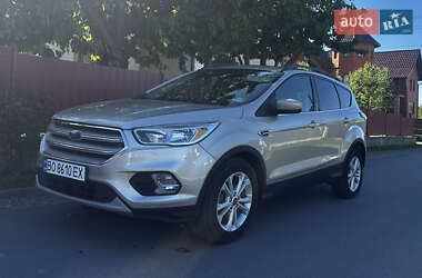Позашляховик / Кросовер Ford Escape 2018 в 