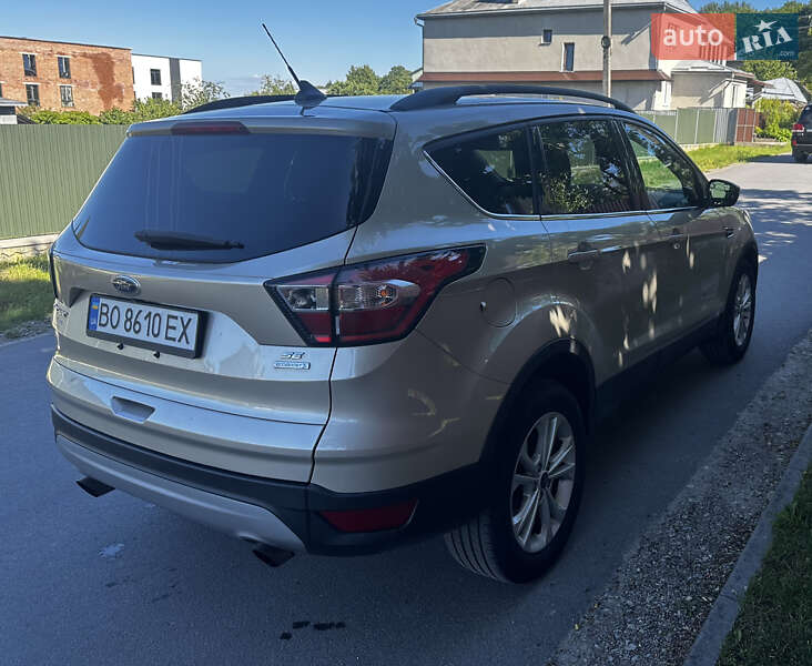 Позашляховик / Кросовер Ford Escape 2018 в Тернополі