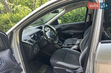 Внедорожник / Кроссовер Ford Escape 2014 в 