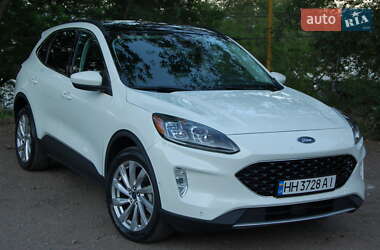 Внедорожник / Кроссовер Ford Escape 2021 в 