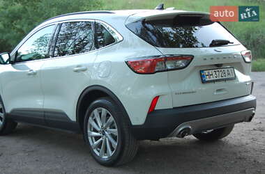 Внедорожник / Кроссовер Ford Escape 2021 в 