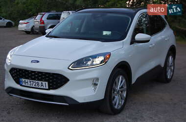 Внедорожник / Кроссовер Ford Escape 2021 в 