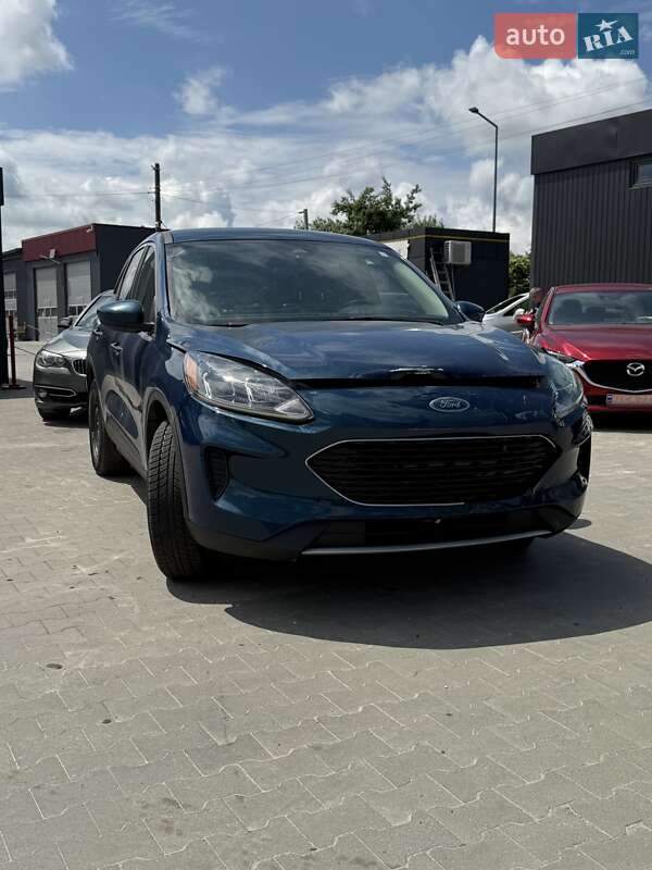 Внедорожник / Кроссовер Ford Escape 2019 в 