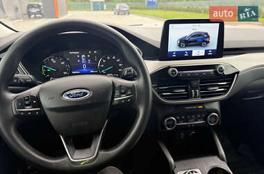 Внедорожник / Кроссовер Ford Escape 2021 в 