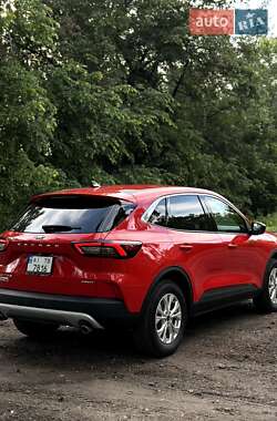 Внедорожник / Кроссовер Ford Escape 2024 в 