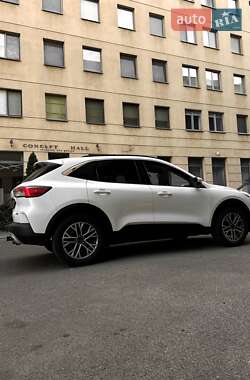 Внедорожник / Кроссовер Ford Escape 2019 в 