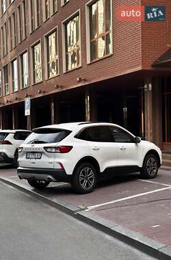 Внедорожник / Кроссовер Ford Escape 2019 в 
