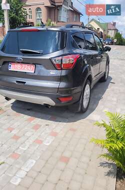 Внедорожник / Кроссовер Ford Escape 2018 в 