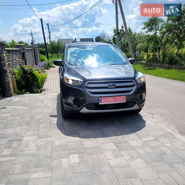 Внедорожник / Кроссовер Ford Escape 2018 в Ровно