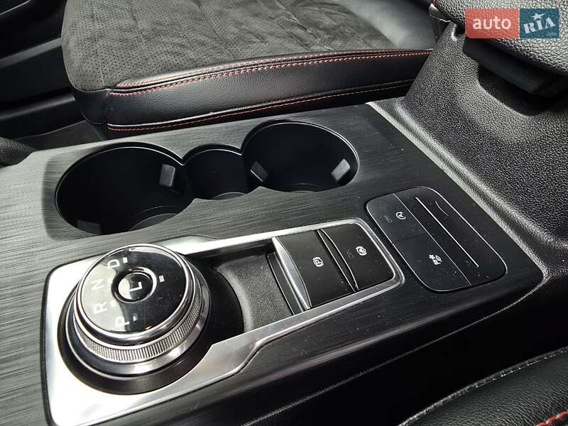 Позашляховик / Кросовер Ford Escape 2021 в Львові