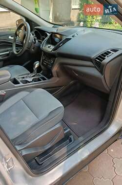 Внедорожник / Кроссовер Ford Escape 2019 в 