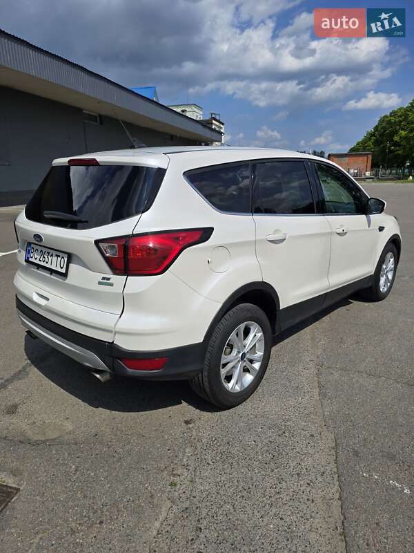 Внедорожник / Кроссовер Ford Escape 2019 в Львове
