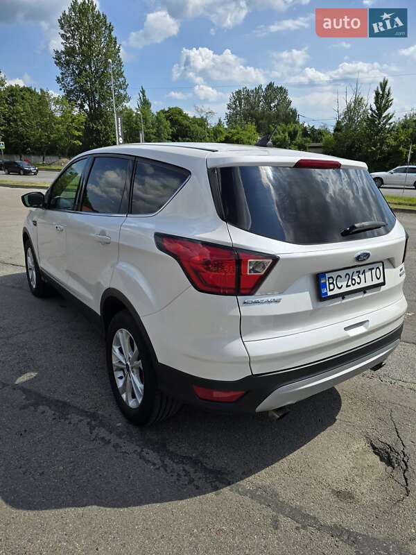 Внедорожник / Кроссовер Ford Escape 2019 в Львове