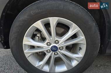 Позашляховик / Кросовер Ford Escape 2019 в 