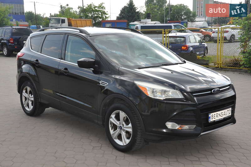 Позашляховик / Кросовер Ford Escape 2013 в 