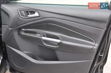 Позашляховик / Кросовер Ford Escape 2013 в 