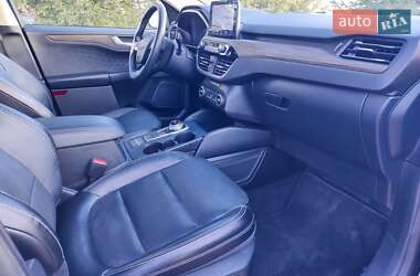 Внедорожник / Кроссовер Ford Escape 2019 в 