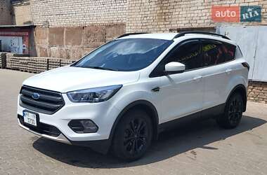 Внедорожник / Кроссовер Ford Escape 2016 в 