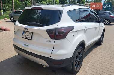 Внедорожник / Кроссовер Ford Escape 2016 в 