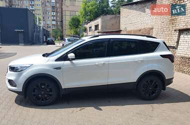 Внедорожник / Кроссовер Ford Escape 2016 в 