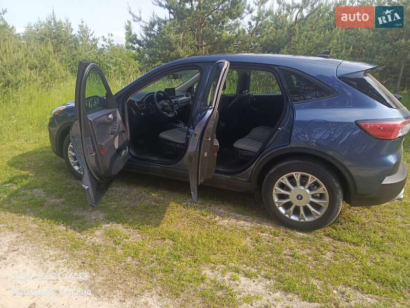 Внедорожник / Кроссовер Ford Escape 2020 в Житомире