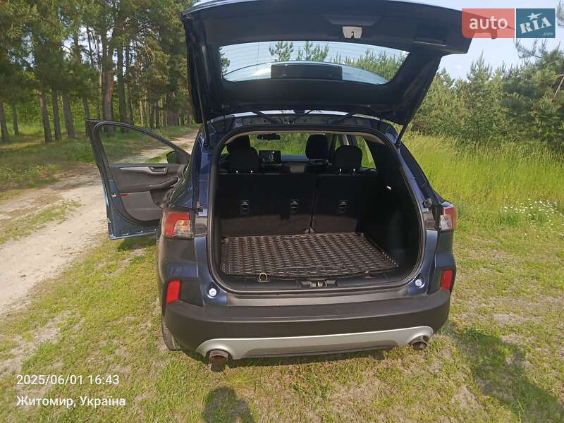 Внедорожник / Кроссовер Ford Escape 2020 в Житомире