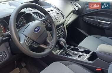 Внедорожник / Кроссовер Ford Escape 2018 в 