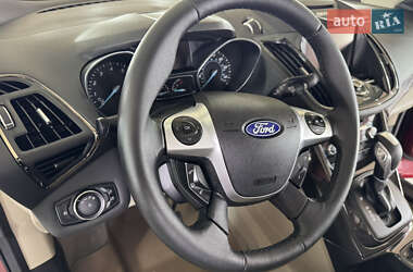Позашляховик / Кросовер Ford Escape 2014 в 