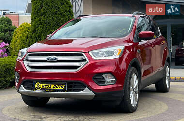 Внедорожник / Кроссовер Ford Escape 2018 в 