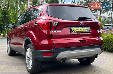 Внедорожник / Кроссовер Ford Escape 2018 в 