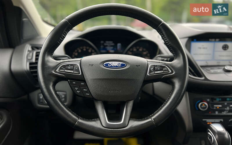 Внедорожник / Кроссовер Ford Escape 2018 в Львове