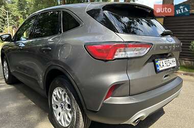 Внедорожник / Кроссовер Ford Escape 2022 в 