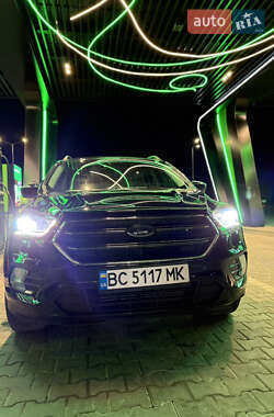 Внедорожник / Кроссовер Ford Escape 2017 в 