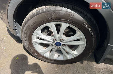 Внедорожник / Кроссовер Ford Escape 2013 в 