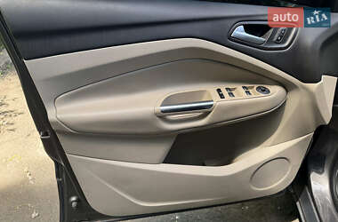 Внедорожник / Кроссовер Ford Escape 2013 в 