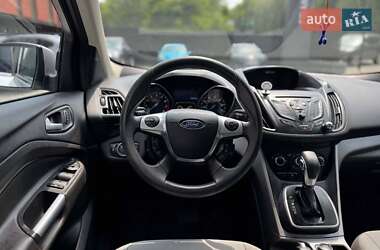 Позашляховик / Кросовер Ford Escape 2013 в 