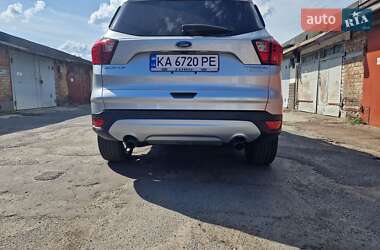Внедорожник / Кроссовер Ford Escape 2019 в 