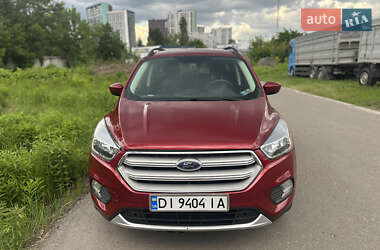 Внедорожник / Кроссовер Ford Escape 2018 в 