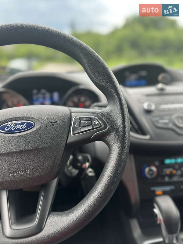 Внедорожник / Кроссовер Ford Escape 2018 в Киеве