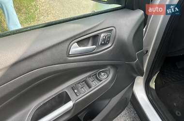 Внедорожник / Кроссовер Ford Escape 2013 в 